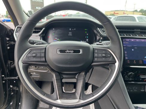 Used 2024 Jeep Grand Cherokee Limited 4xe AWD/4WD image 13