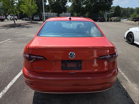 Used 2020 Volkswagen Jetta SE w/ SE Cold Weather Package FWD image 5