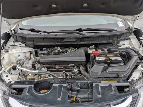 Used 2018 Nissan Rogue SV w/ Premium Package image 22