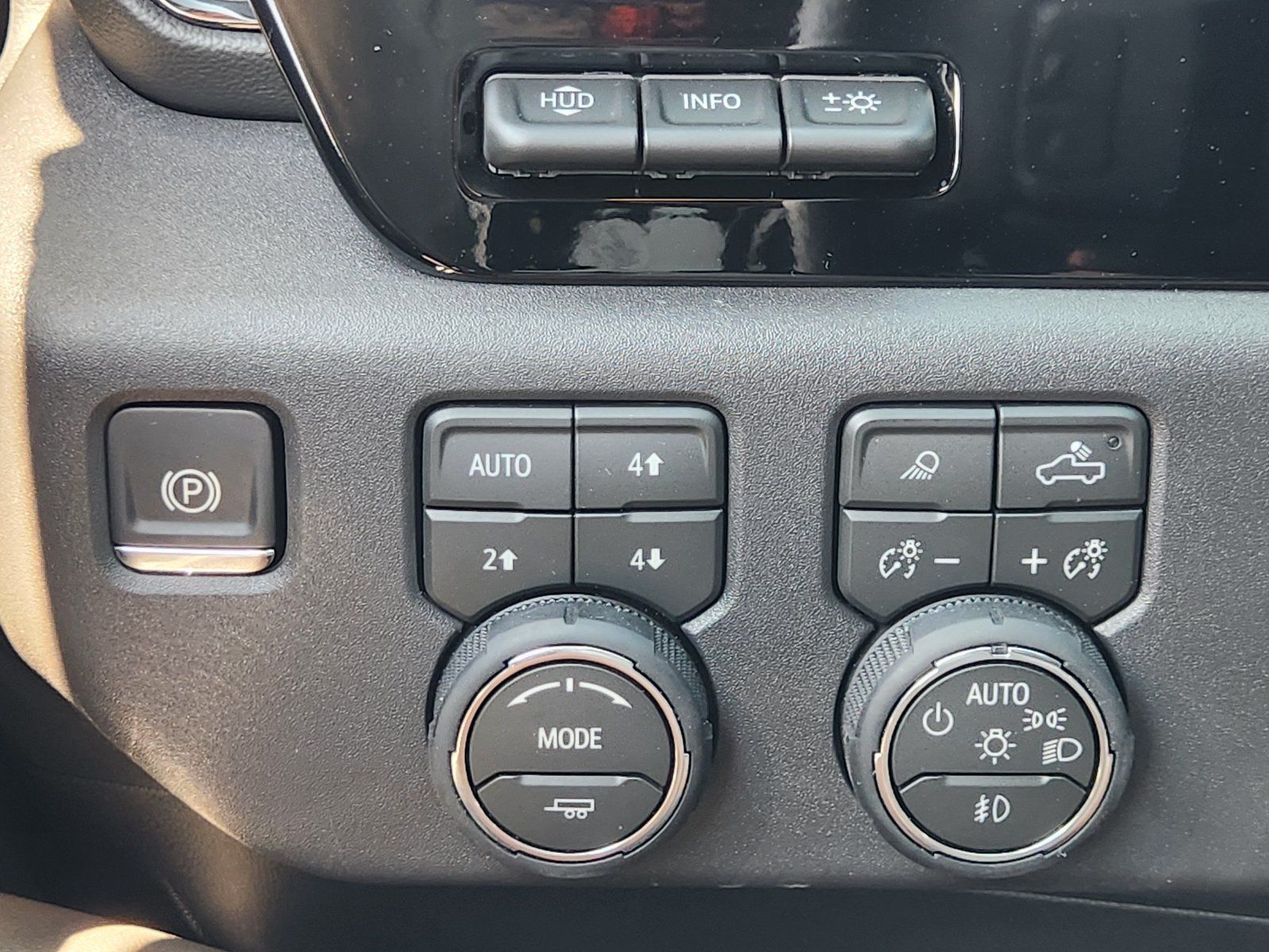 Certified 2026 Chevrolet Silverado 1500 ZR2 AWD/4WD image 25