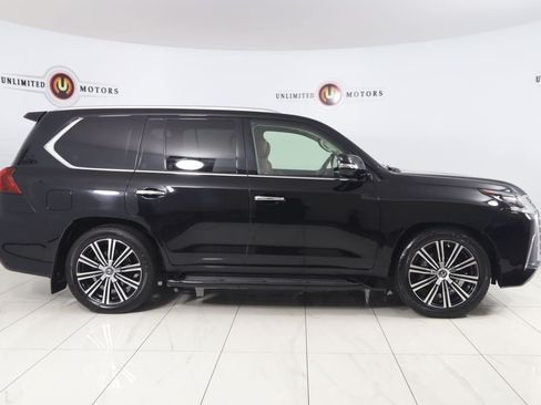 Used 2020 Lexus LX 570 4WD w/ Luxury Package image 2