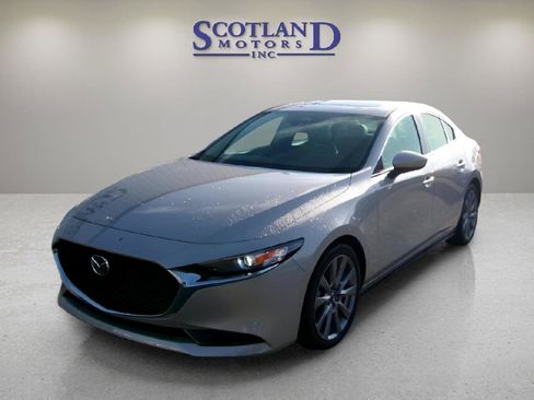 Used 2025 MAZDA MAZDA3 s FWD image 2