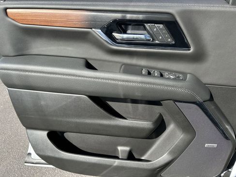 New 2026 GMC Yukon Denali w/ Sun & Power Step Package image 23