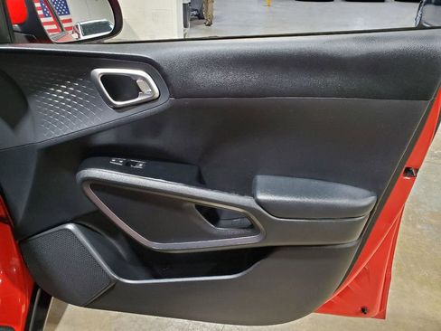 Used 2020 Kia Soul S image 15