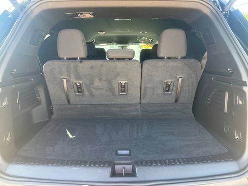 Used 2024 Chevrolet Traverse LT FWD image 21
