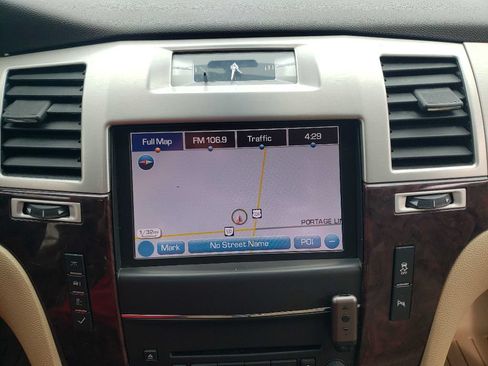 Used 2014 Cadillac Escalade Premium AWD/4WD image 12