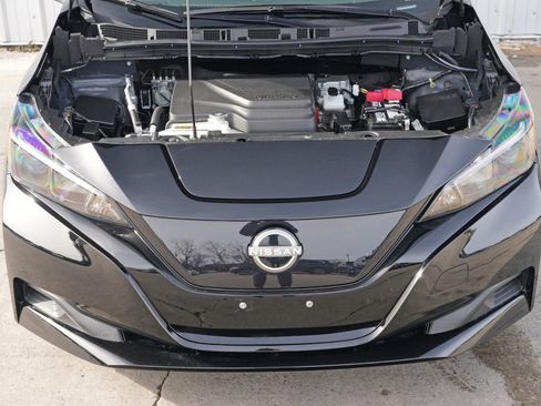 Used 2025 Nissan Leaf S image 7