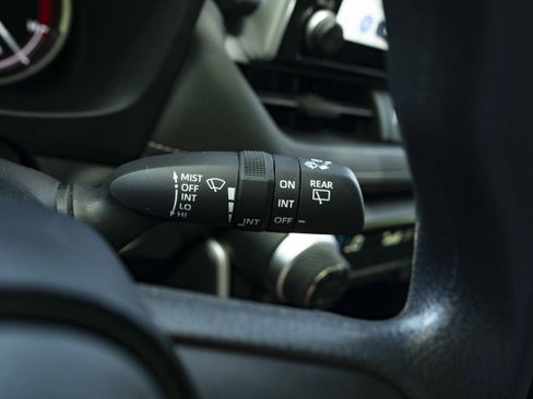 Used 2025 Toyota RAV4 XLE FWD image 24