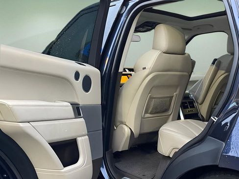 Used 2014 Land Rover Range Rover Sport HSE image 32