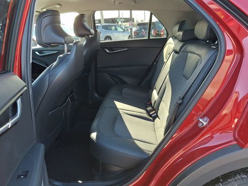 Used 2024 Kia Niro EX image 11