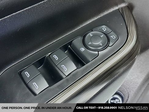 Used 2023 GMC Acadia SLT AWD/4WD image 18