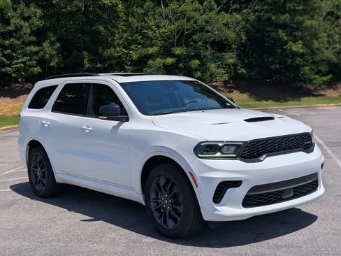 Used 2024 Dodge Durango GT RWD image 11