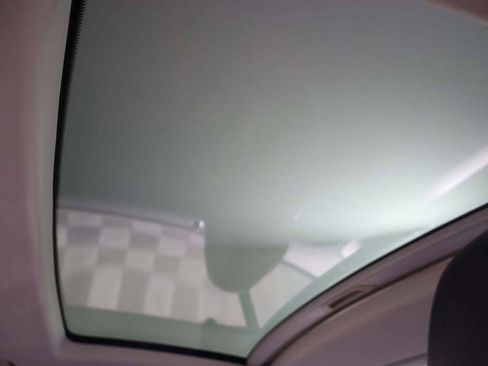 Used 2013 Mercedes-Benz SL 550 w/ Premium Pkg image 21