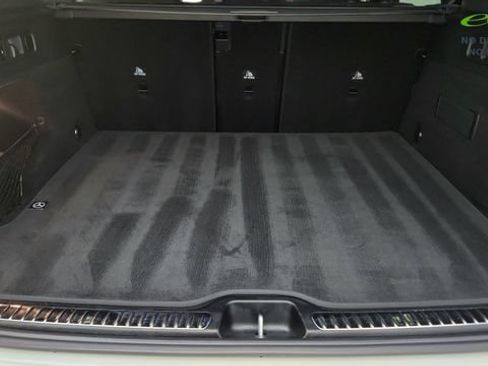 Used 2025 Mercedes-Benz GLC 300 4MATIC image 15