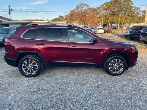 Used 2019 Jeep Cherokee Latitude Plus w/ Cold Weather Group AWD/4WD image 9
