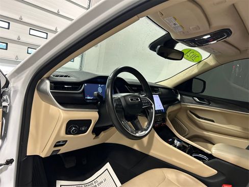 Used 2021 Jeep Grand Cherokee L Limited image 18