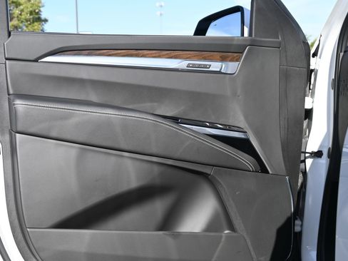 Used 2025 Cadillac Escalade Sport Platinum AWD/4WD image 19