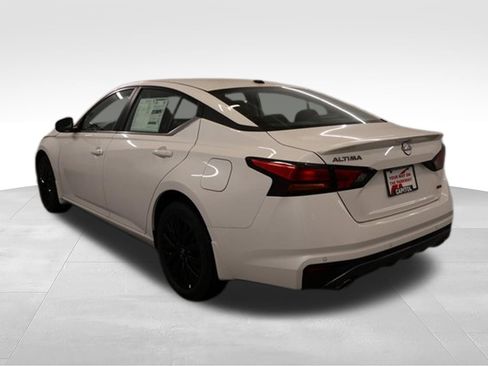 New 2026 Nissan Altima 2.5 SV w/ SV Special Edition Package AWD/4WD image 4