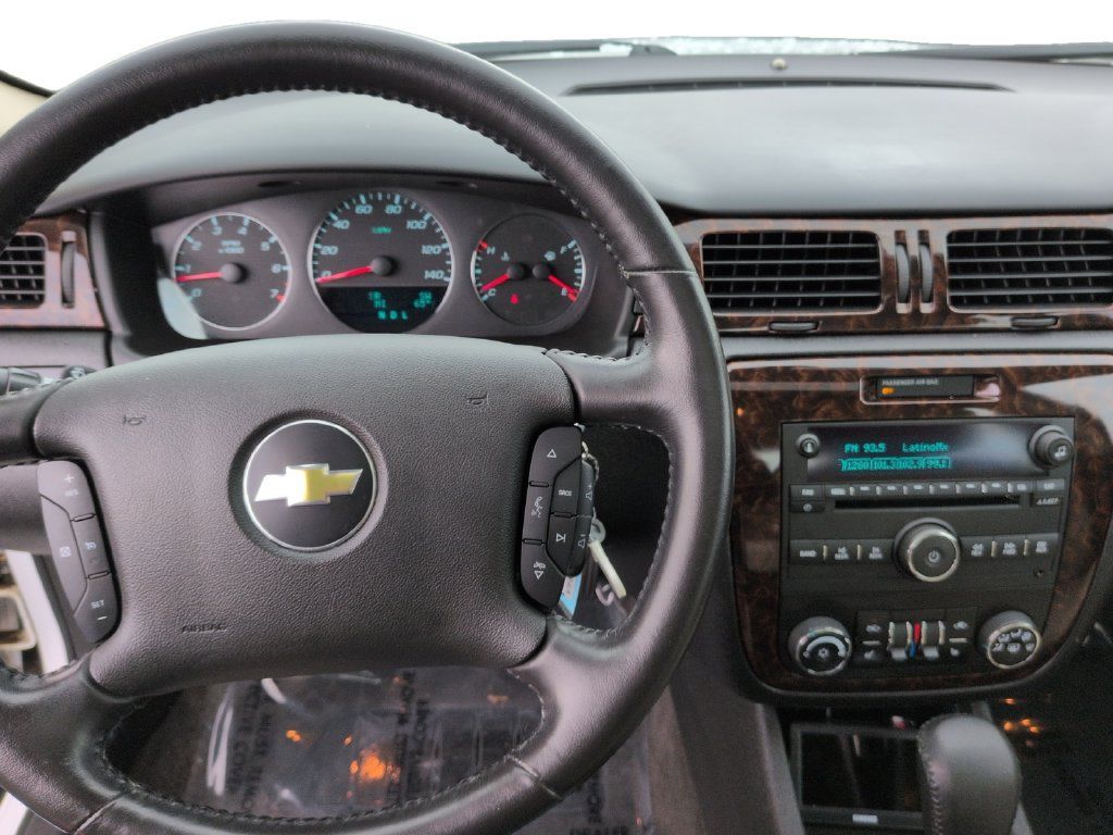 Used 2012 Chevrolet Impala LTZ FWD image 15