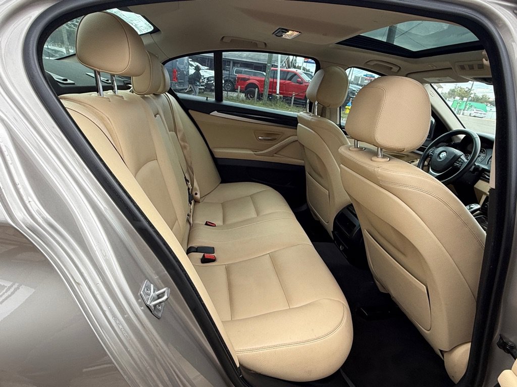 Used 2016 BMW 535i Sedan w/ Driver Assistance Package RWD image 17