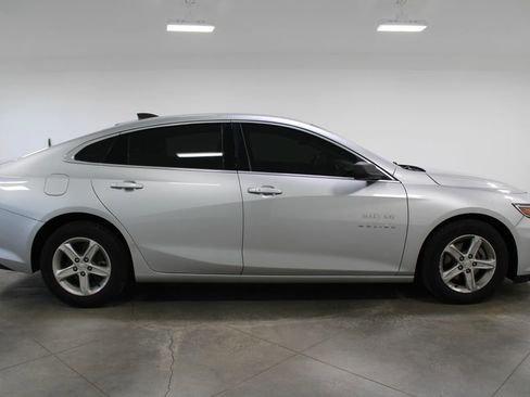 Used 2019 Chevrolet Malibu LS image 11