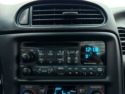 Used 2000 Chevrolet Corvette Coupe w/ Lighting Pkg image 4