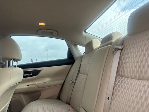 Used 2016 Nissan Altima 2.5 SV FWD image 31