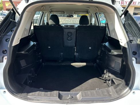 Used 2017 Nissan Rogue S AWD/4WD image 7