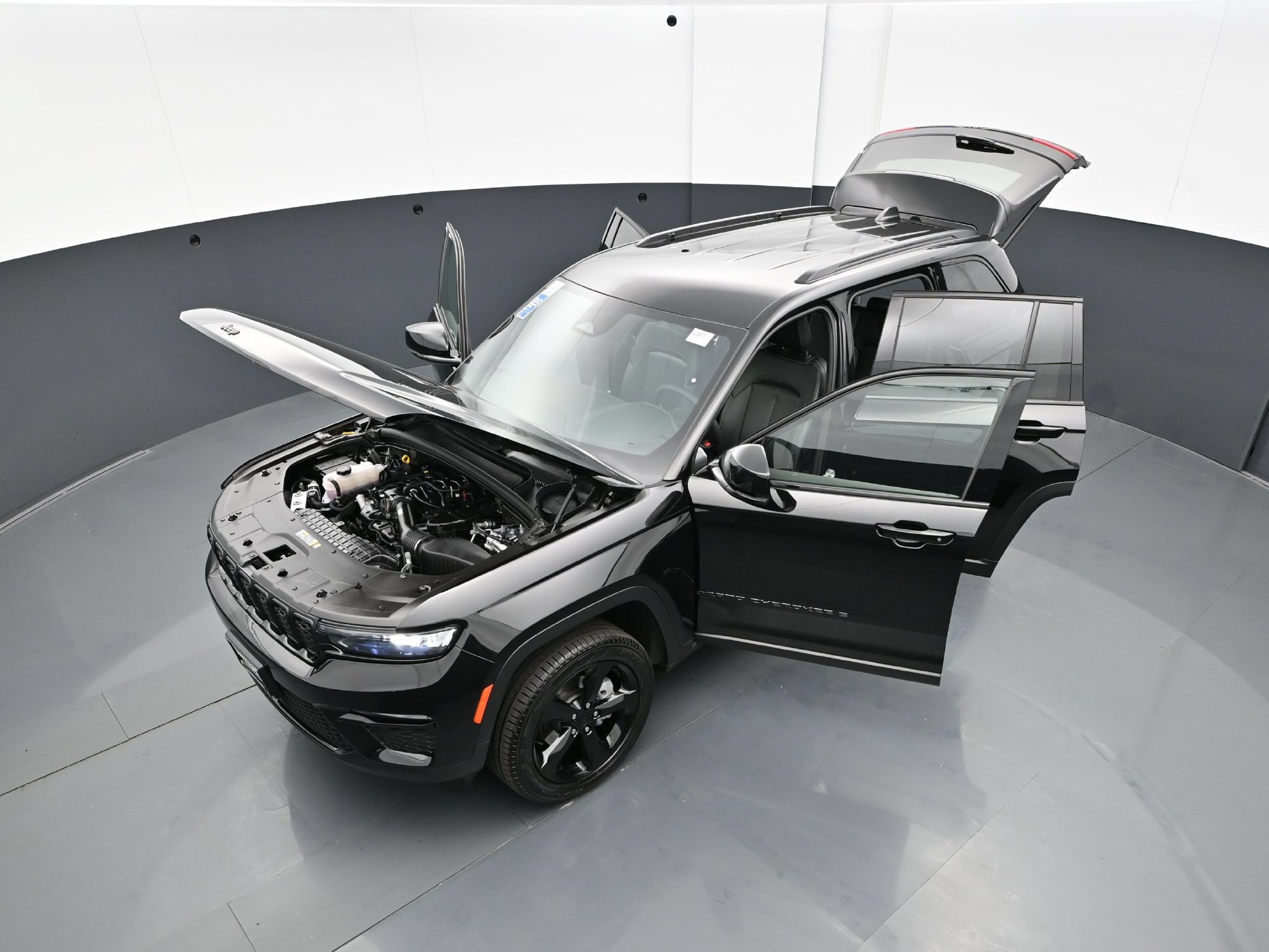 Used 2025 Jeep Grand Cherokee Limited w/ Black Appearance Package AWD/4WD image 44
