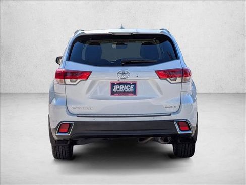 Used 2019 Toyota Highlander Limited image 7