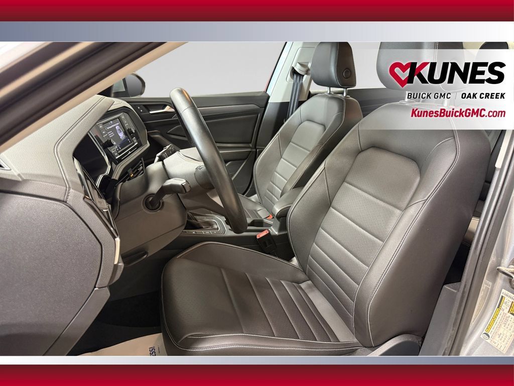 Used 2024 Volkswagen Jetta SE FWD image 23