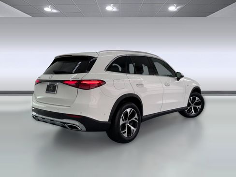 Used 2025 Mercedes-Benz GLC 350e 4MATIC image 8