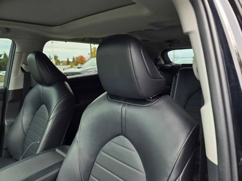 Certified 2022 Toyota Highlander XLE image 23