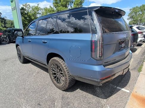 Used 2025 Cadillac Escalade Sport Platinum w/ LPO, ONYX Package AWD/4WD image 3