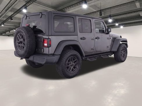 Used 2024 Jeep Wrangler Unlimited Sport AWD/4WD image 4