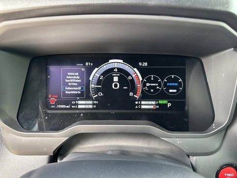 Used 2025 Toyota Sequoia SR5 image 29