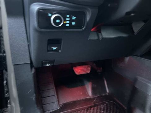 Used 2025 Ford Bronco Badlands image 21