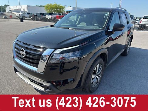 Used 2025 Nissan Pathfinder SL AWD/4WD image 1
