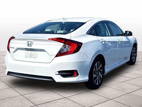 Used 2018 Honda Civic EX image 9