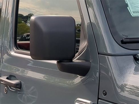 New 2025 Jeep Wrangler Unlimited Rubicon image 11