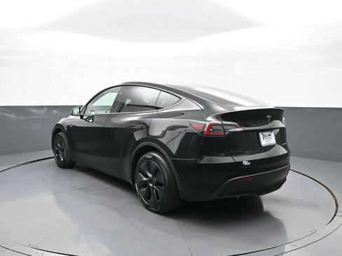 Used 2025 Tesla Model Y Long Range AWD/4WD image 8