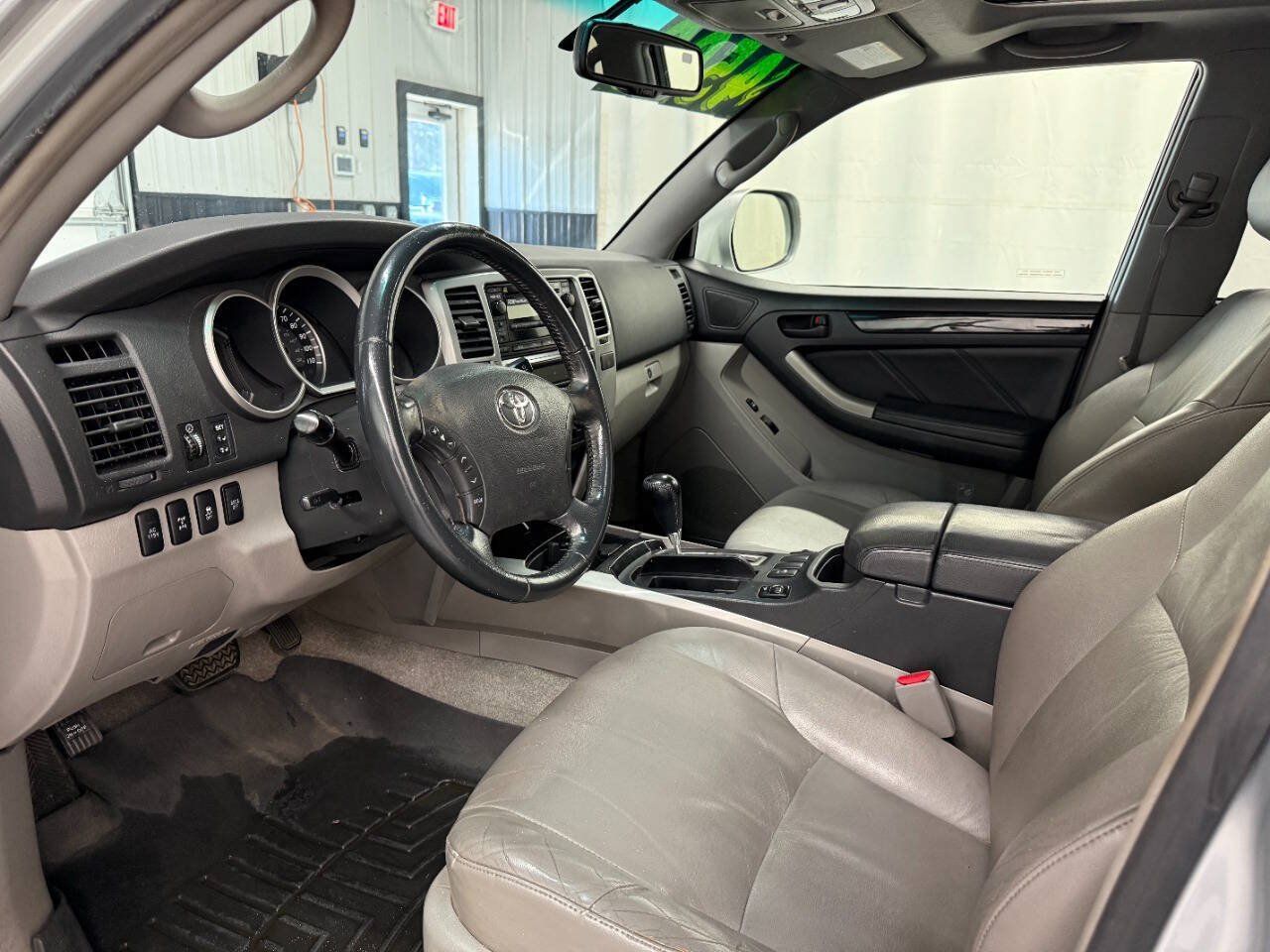 Used 2008 Toyota 4Runner Limited w/ Limited Extra Value Pkg 1 AWD/4WD image 10