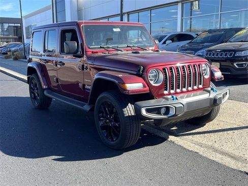Used 2022 Jeep Wrangler Unlimited Sahara w/ Cold Weather Group image 8