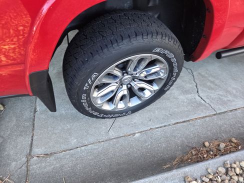 Used 2019 RAM 1500 Laramie image 11