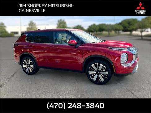 New 2025 Mitsubishi Outlander SE image 1