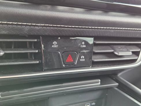 Used 2024 Volkswagen Atlas Cross Sport SE AWD/4WD image 23