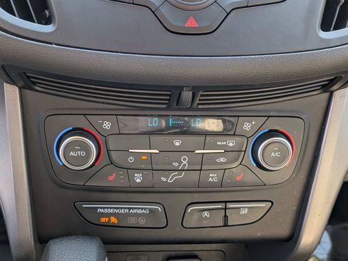 Used 2018 Ford Escape SE image 22