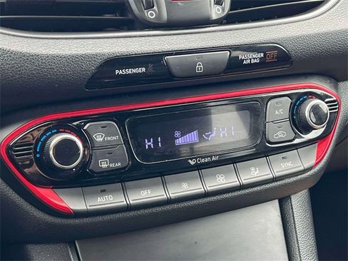 Used 2018 Hyundai Elantra GT Sport image 34