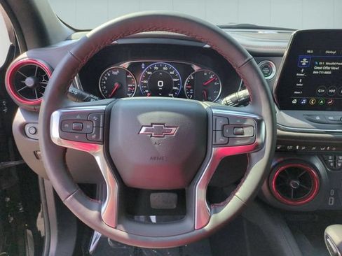 Used 2025 Chevrolet Blazer RS FWD image 17