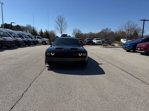Used 2022 Dodge Challenger SRT Hellcat image 2